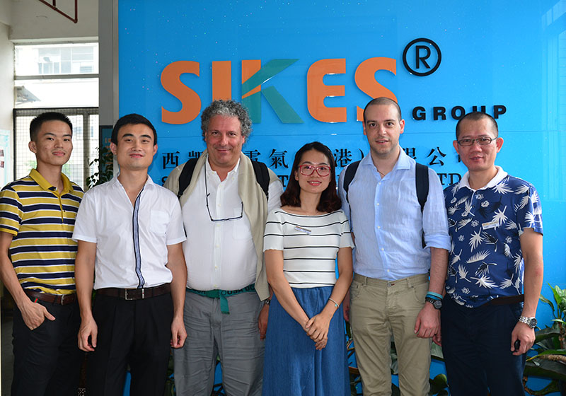 clients-visit-sikes-006-html